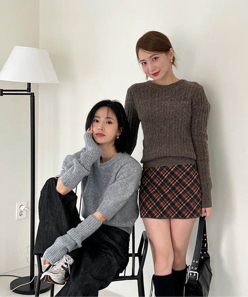 by muni:r（バイ ムニール）の「ベーシックラウンドケーブルニット（ニット/セーター・レディース・ピンク/クリーム/ミント/ライトパープル/グレー/ブラウン・FREE）」の16枚目の写真