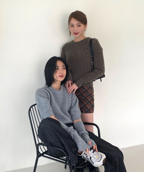 by muni:r（バイ ムニール）の「ベーシックラウンドケーブルニット（ニット/セーター・レディース・ピンク/クリーム/ミント/ライトパープル/グレー/ブラウン・FREE）」の22枚目の写真