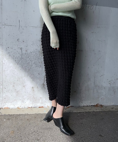 y/m by RIKA（イムバイリカ）の「ポコポコストレートスカート（スカート・レディース・ブラック/アイボリー・FREE）」の3枚目の写真