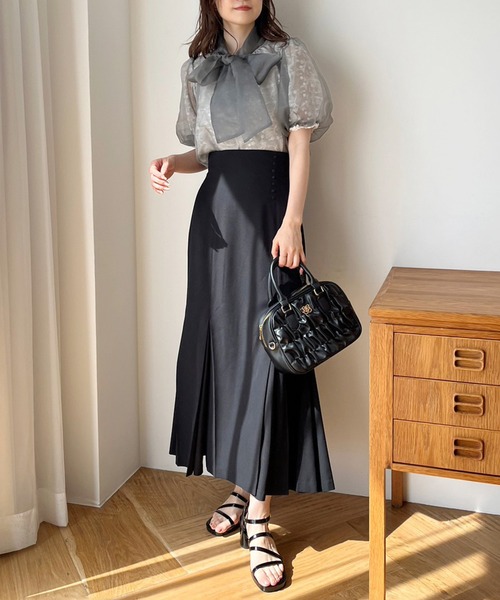 one after another NICE CLAUP(ワンアフターアナザーナイスクラップ)の「レース×シアーの華やかリボンブラウス(シャツ/ブラウス・レディース・グレー/オフホワイト/アイボリー・FREE)」の13枚目の写真