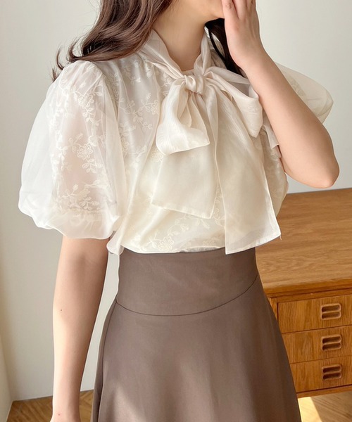 one after another NICE CLAUP(ワンアフターアナザーナイスクラップ)の「レース×シアーの華やかリボンブラウス(シャツ/ブラウス・レディース・グレー/オフホワイト/アイボリー・FREE)」の22枚目の写真