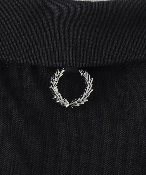 FRED PERRY×RAF SIMONS(フレッドペリーラフシモンズ)の「【RAFSIMONS × FREDPERRY】PATCHED ポロシャツ(ポロシャツ・メンズ・ブラック・SMALL/MEDIUM/LARGE)」の9枚目の写真
