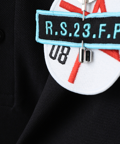 FRED PERRY×RAF SIMONS(フレッドペリーラフシモンズ)の「【RAFSIMONS × FREDPERRY】PATCHED ポロシャツ(ポロシャツ・メンズ・ブラック・SMALL/MEDIUM/LARGE)」の13枚目の写真