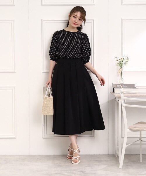 couture brooch(クチュールブローチ)の「◆【鮮やかカラースカートで新鮮コーデに。】タイプライタータックウエストスカート(スカート・レディース・ピンク系/サンドベージュ/ブラック/ライトブルー・34/36/38/40/42)」の5枚目の写真