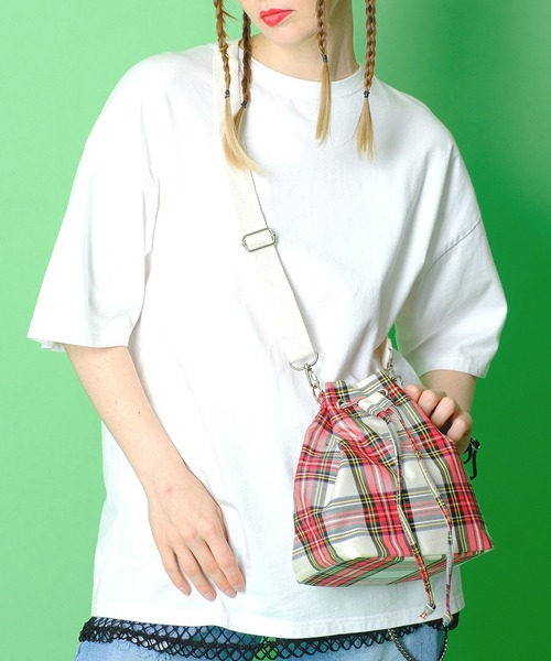 ankoROCK（アンコロック）の「an meets zakka チェック柄バケットショルダーバッグ（ショルダーバッグ・レディース・レッド/イエロー/ネイビー/ベージュ・ONE SIZE）」の2枚目の写真