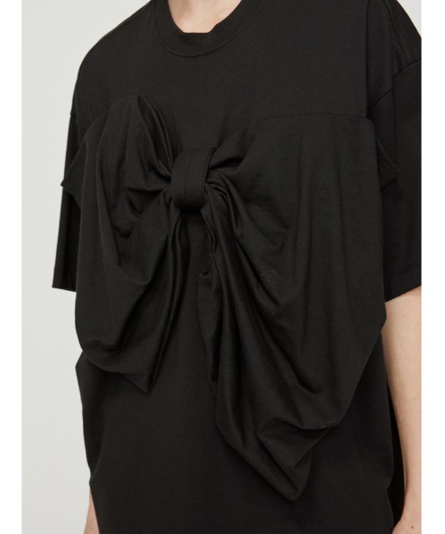 JNBY(ジェーエヌビーワイ)の「Bow-embellished Cotton T-shirt(Tシャツ/カットソー・レディース・ブラック/ホワイト・36/38/40)」の7枚目の写真