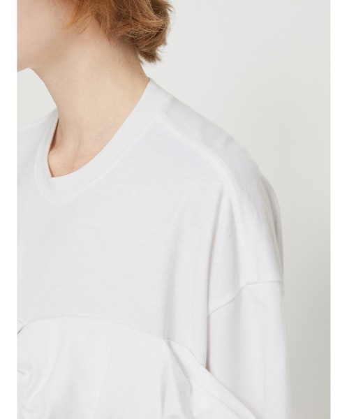 JNBY(ジェーエヌビーワイ)の「Bow-embellished Cotton T-shirt(Tシャツ/カットソー・レディース・ブラック/ホワイト・36/38/40)」の8枚目の写真