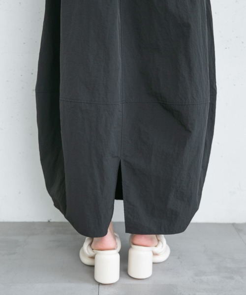 KBF（ケイビーエフ）の「バルーンロングスカート（スカート・レディース・チャコールグレー/ブラック/オフホワイト・ONE）」の7枚目の写真