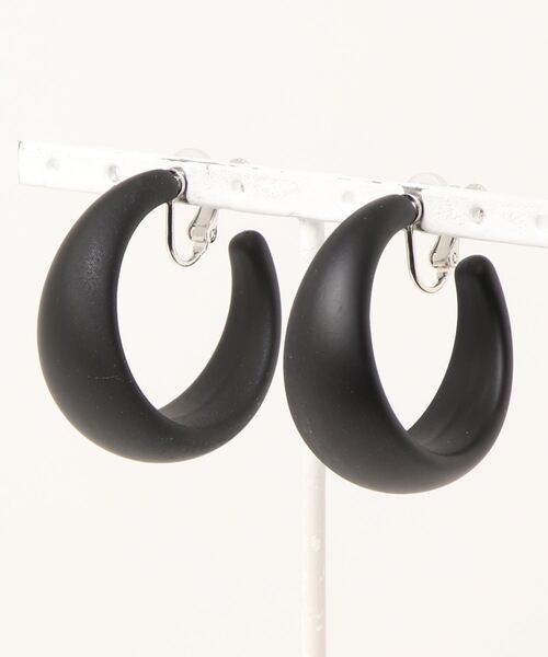 Fun & Daily(ファンアンドデイリー)の「F&D : カラーカールイヤリング(イヤリング・レディース・ホワイト/ブラック/ピンク/オレンジ/ブルー/パープル/レッド/ブルーグリーン・FREE)」の10枚目の写真