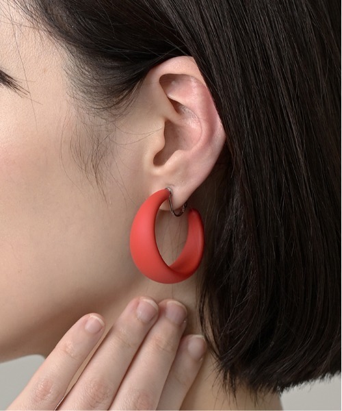 Fun & Daily(ファンアンドデイリー)の「F&D : カラーカールイヤリング(イヤリング・レディース・ホワイト/ブラック/ピンク/オレンジ/ブルー/パープル/レッド/ブルーグリーン・FREE)」の16枚目の写真