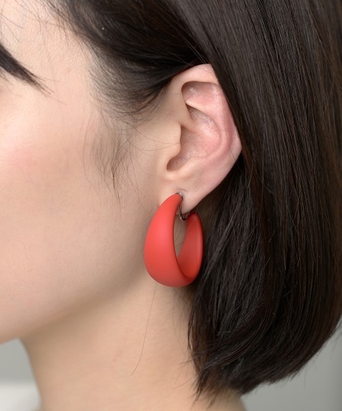 Fun & Daily(ファンアンドデイリー)の「F&D : カラーカールイヤリング(イヤリング・レディース・ホワイト/ブラック/ピンク/オレンジ/ブルー/パープル/レッド/ブルーグリーン・FREE)」の14枚目の写真