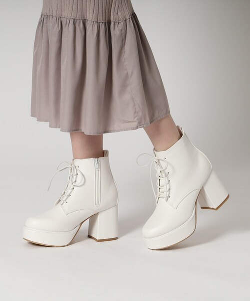 cs T&P(シーエスティーアンドピー)の「厚底レースアップブーツ(ブーツ・レディース・ホワイト/ブラック・S/M/L/LL)」の14枚目の写真