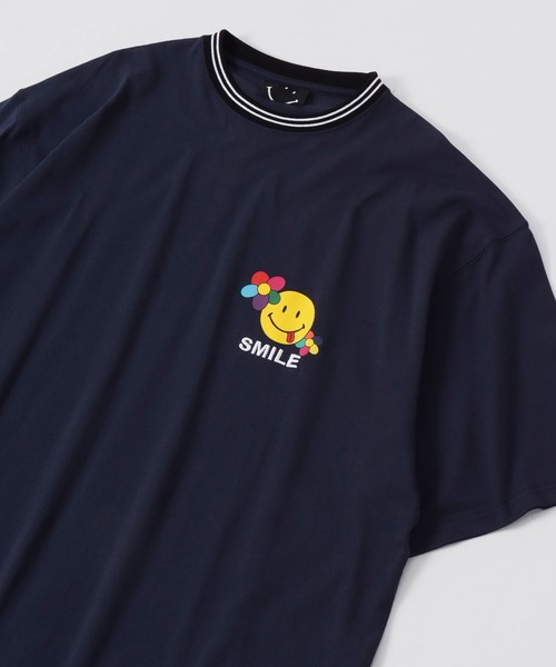 SMILEY FACE(スマイリーフェイス)の「SMILEY FACE オーバーサイズ リブライン半袖Tシャツ(Tシャツ/カットソー・レディース・マスタード/ネイビー/グリーン/オフホワイト・M/L)」の3枚目の写真