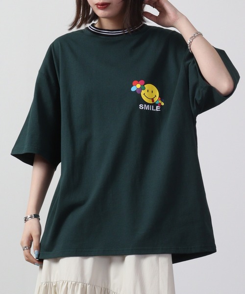 SMILEY FACE(スマイリーフェイス)の「SMILEY FACE オーバーサイズ リブライン半袖Tシャツ(Tシャツ/カットソー・レディース・マスタード/ネイビー/グリーン/オフホワイト・M/L)」の5枚目の写真