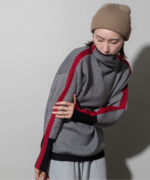 MHBG TOKYO（エムエイチビージートーキョー）の「サイドライン　ヘリンボーン　ハイネックニット（ニット/セーター・レディース・グリーン/レッド/オレンジ/オフホワイト/ブルー/イエロー/ブラック・FREE）」の10枚目の写真