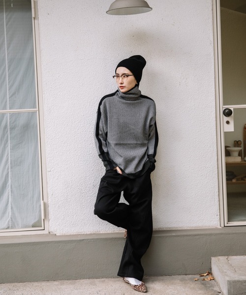 MHBG TOKYO（エムエイチビージートーキョー）の「サイドライン　ヘリンボーン　ハイネックニット（ニット/セーター・レディース・グリーン/レッド/オレンジ/オフホワイト/ブルー/イエロー/ブラック・FREE）」の20枚目の写真