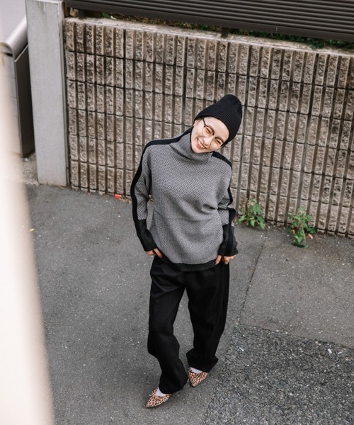 lodie(ロディ)の「サイドライン ヘリンボーン ハイネックニット(ニット/セーター・レディース・グリーン/レッド/オレンジ/オフホワイト/ブルー/イエロー/ブラック・FREE)」の17枚目の写真