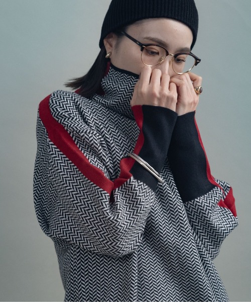 lodie(ロディ)の「サイドライン ヘリンボーン ハイネックニット(ニット/セーター・レディース・グリーン/レッド/オレンジ/オフホワイト/ブルー/イエロー/ブラック・FREE)」の21枚目の写真