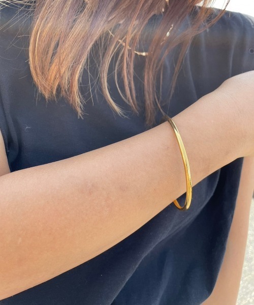 PARKS TOKYO SELECT（パークストウキョウセレクト）の「金属アレルギー対応 サージカルステンレス/316L スリムストレートバングルブレスレット（ブレスレット・レディース・ゴールド/シルバー・FREE）」の4枚目の写真