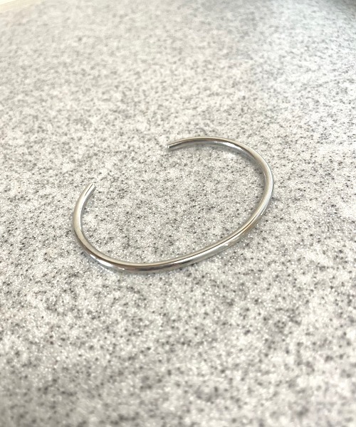 PARKS TOKYO SELECT（パークストウキョウセレクト）の「金属アレルギー対応 サージカルステンレス/316L スリムストレートバングルブレスレット（ブレスレット・レディース・ゴールド/シルバー・FREE）」の7枚目の写真