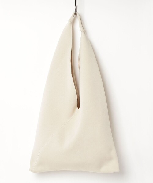 fredy emue（フレディエミュ）の「三角ニットバッグ（ショルダーバッグ・レディース・ブラック/キナリ・FREE）」の7枚目の写真