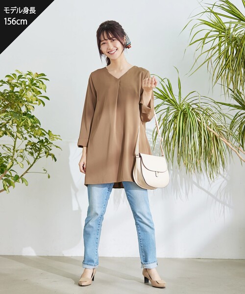 Tiaclasse（ティアクラッセ）の「【洗える】【スマート裏起毛】バックプリーツチュニックブラウス（シャツ/ブラウス・レディース・グリーン/ネイビー/テラコッタ/ベージュ/チャコールグレー・XL/XXL）」の13枚目の写真