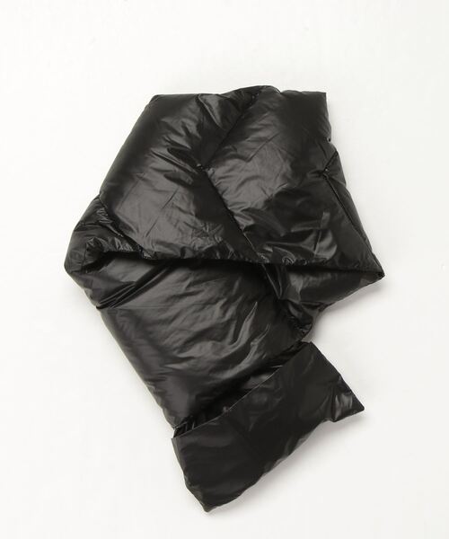 NANGA（ナンガ）の「NANGA / ナンガ PORTABLE LIGHT DOWN MUFFLER ポータブルライトダウンマフラー（マフラー・メンズ・モカ/ブラック/ベージュ・FREE）」の4枚目の写真