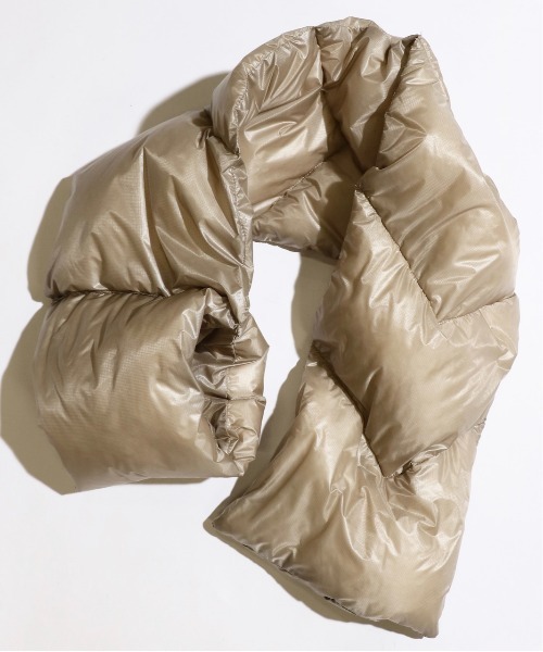 NANGA（ナンガ）の「NANGA / ナンガ PORTABLE LIGHT DOWN MUFFLER ポータブルライトダウンマフラー（マフラー・メンズ・モカ/ブラック/ベージュ・FREE）」の16枚目の写真