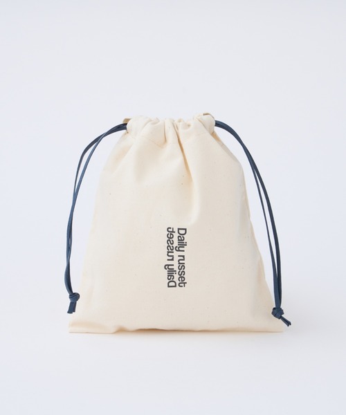 Daily russet(デイリー ラシット)の「巾着ポーチ(S)(ポーチ・レディース・ボルドー/オリーブ/ネイビー/ベージュ/グレー/ブラック・FREE)」の4枚目の写真