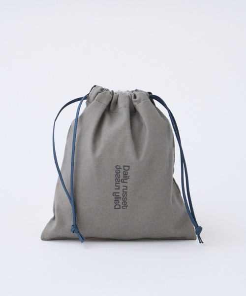 Daily russet(デイリー ラシット)の「巾着ポーチ(S)(ポーチ・レディース・ボルドー/オリーブ/ネイビー/ベージュ/グレー/ブラック・FREE)」の3枚目の写真