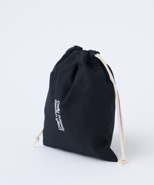 Daily russet(デイリー ラシット)の「巾着ポーチ(S)(ポーチ・レディース・ボルドー/オリーブ/ネイビー/ベージュ/グレー/ブラック・FREE)」の8枚目の写真