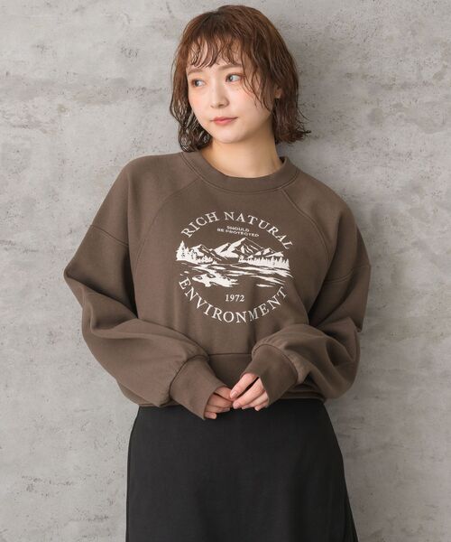 RETRO GIRL(レトロガール)の「裏起毛ショート刺繍トレーナー(スウェット・レディース・ナチュラル/ダークブラウン/ダークブルー・FREE)」の21枚目の写真