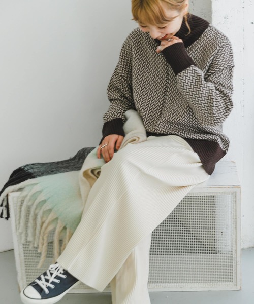 ITEMS URBANRESEARCH（アイテムズ アーバンリサーチ）の「『洗濯可』ハイネックワイドニット2（ニット/セーター・レディース・ホワイト系その他/グリーン系その他/オフホワイト/ブラウン系その他/ブラック/ブルー系その他・FREE）」の4枚目の写真