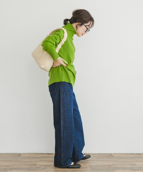 ITEMS URBANRESEARCH（アイテムズ アーバンリサーチ）の「『洗濯可』ハイネックワイドニット2（ニット/セーター・レディース・ホワイト系その他/グリーン系その他/オフホワイト/ブラウン系その他/ブラック/ブルー系その他・FREE）」の7枚目の写真