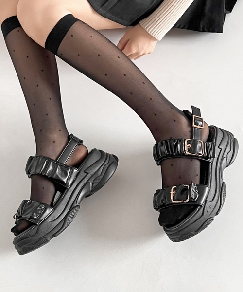 Shoes in Closet(シューズインクローゼット)の「+6.5㎝ 軽量 厚底 ギャザーベルト バックル スポーツ サンダル 6294(サンダル・レディース・ブラック×ブラック/アイボリー/グレー系/ピンク・XS/3L/M/L/LL/S)」の3枚目の写真