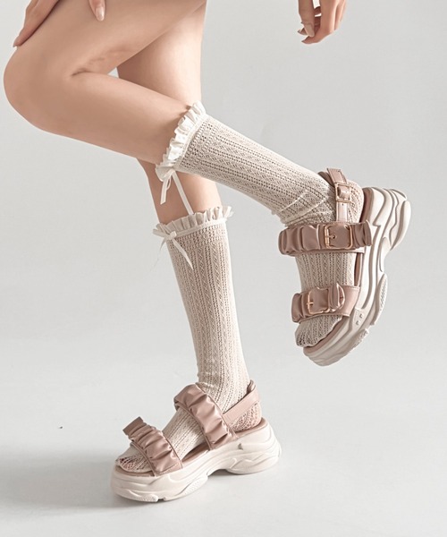 Shoes in Closet(シューズインクローゼット)の「+6.5㎝ 軽量 厚底 ギャザーベルト バックル スポーツ サンダル 6294(サンダル・レディース・ブラック×ブラック/アイボリー/グレー系/ピンク・XS/3L/M/L/LL/S)」の1枚目の写真