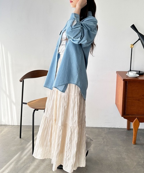 GeeRA(ジーラ)の「オーバーサイズデニムシャツ(シャツ/ブラウス・レディース・ライトブルー/ネイビー・MEDIUM/LARGE)」の7枚目の写真