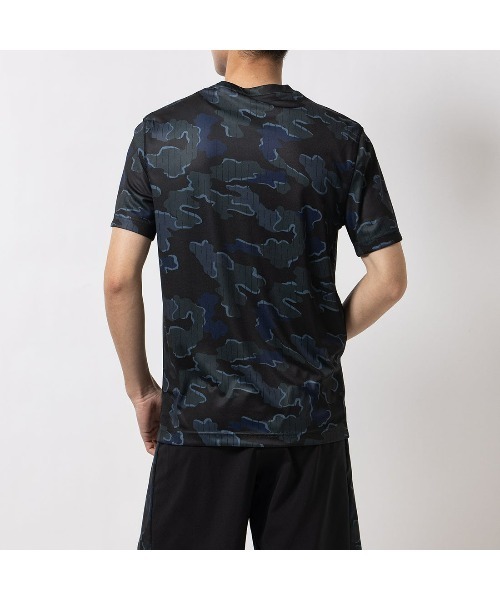 Reebok（リーボック）の「トレイン モーション カモ テック Tシャツ / TRAIN MOTION CAMO TECHTEE（Tシャツ/カットソー・メンズ・ブラック×ブルー/ブラック/アッシュ・LARGE/MEDIUM/SMALL/XX-LARGE/X-LARGE）」の5枚目の写真
