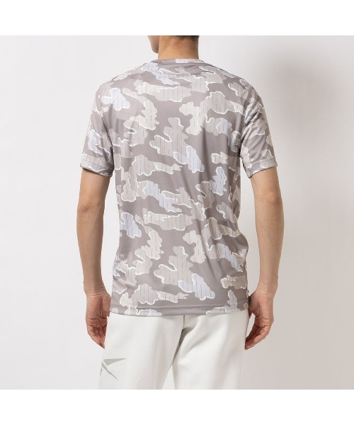 Reebok（リーボック）の「トレイン モーション カモ テック Tシャツ / TRAIN MOTION CAMO TECHTEE（Tシャツ/カットソー・メンズ・ブラック×ブルー/ブラック/アッシュ・LARGE/MEDIUM/SMALL/XX-LARGE/X-LARGE）」の14枚目の写真