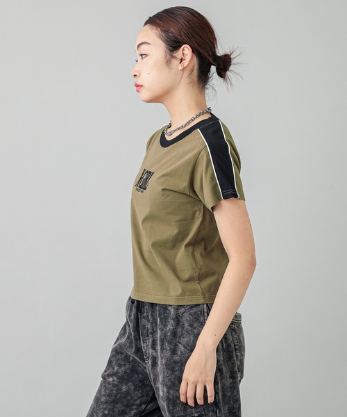 X-girl（エックスガール）の「CONTRAST STRIPE S/S BABY TEE（Tシャツ/カットソー・レディース・オリーブ/ホワイト/チャコール・S/M）」の18枚目の写真