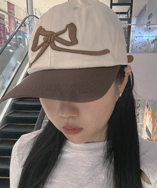 Vipoa(ヴィポア)の「big ribbon cap(キャップ・レディース・アイボリー/パープル・FREE)」の3枚目の写真