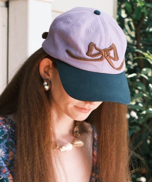 Vipoa(ヴィポア)の「big ribbon cap(キャップ・レディース・アイボリー/パープル・FREE)」の4枚目の写真