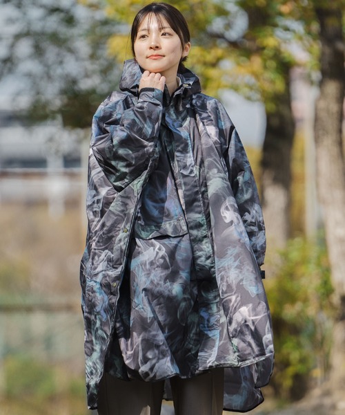 KiU(キウ)の「キウニュースタンダードレインポンチョ(レインコート/ポンチョ・レディース・ブラック×ライム/ブルー系その他/カラフル/ベージュ系その他/レッド系その他/ホワイト×ブルー/ブラック系その他2/グレー系その他/ブラック系その他/ブラック系その他3/ベージュ系その他2・FREE)」の6枚目の写真