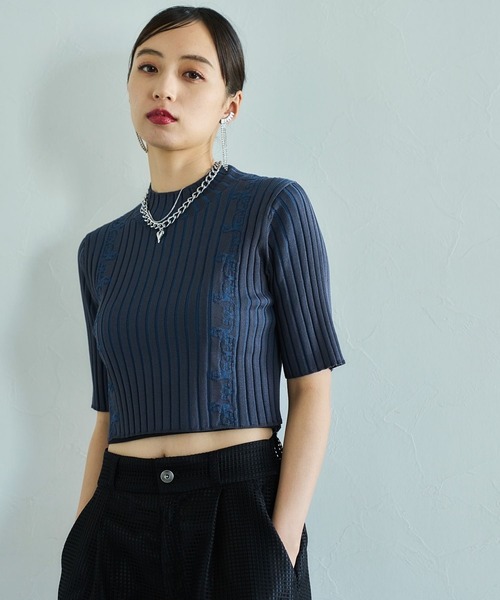 HARE（ハレ）の「クロップドガラニットトップス(HARE)（ニット/セーター・レディース・ブラック/ブルーグレー/ピンク・FREE）」の2枚目の写真