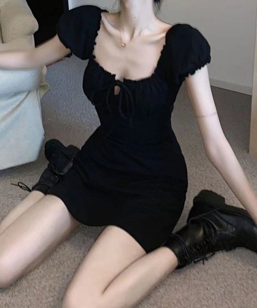 GLAMOROUS JANE(グラマラスジェーン)の「スクエアネックリボンミニワンピース(ワンピース・レディース・ブラック・L/M)」の4枚目の写真