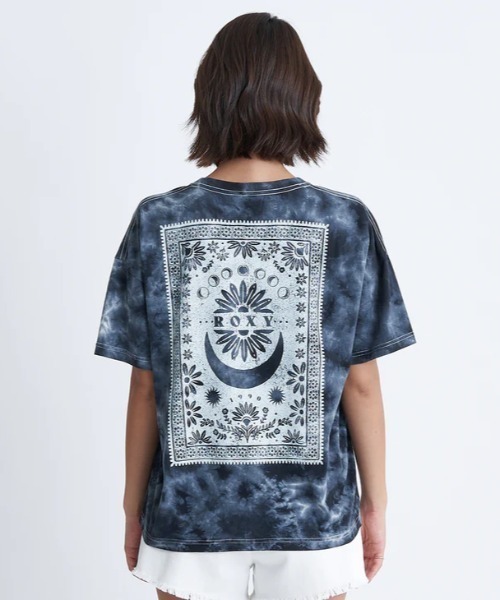ROXY（ロキシー）の「PAPER MOON/ロキシー総柄半袖バックプリントTシャツ（Tシャツ/カットソー・レディース・マルチ/イエロー/ブラック・SMALL/LARGE/MEDIUM）」の6枚目の写真