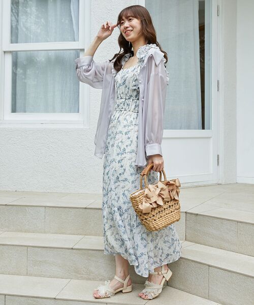 MAJESTIC LEGON（マジェスティックレゴン）の「バックレースアップパールシアーシャツ（シャツ/ブラウス・レディース・アイボリー/ピンクベージュ/ライトブルー/チャコールグレー/ライトグリーン・MEDIUM）」の7枚目の写真