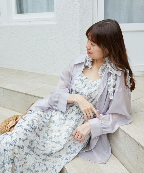 MAJESTIC LEGON（マジェスティックレゴン）の「バックレースアップパールシアーシャツ（シャツ/ブラウス・レディース・アイボリー/ピンクベージュ/ライトブルー/チャコールグレー/ライトグリーン・MEDIUM）」の9枚目の写真