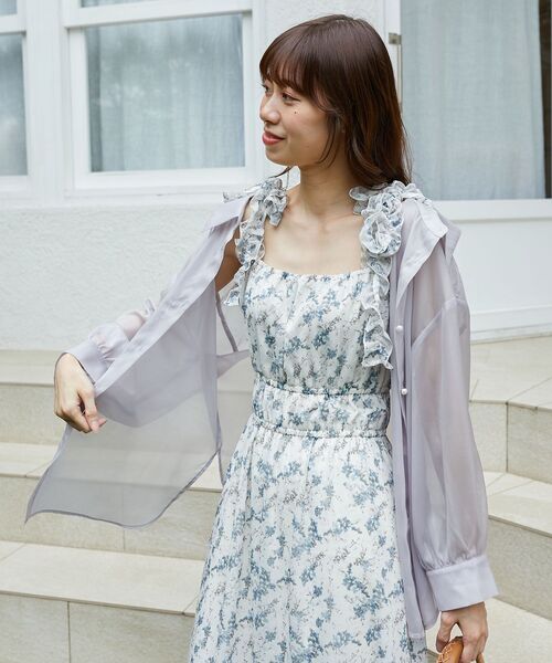 MAJESTIC LEGON（マジェスティックレゴン）の「バックレースアップパールシアーシャツ（シャツ/ブラウス・レディース・アイボリー/ピンクベージュ/ライトブルー/チャコールグレー/ライトグリーン・MEDIUM）」の12枚目の写真