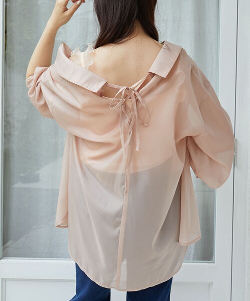 MAJESTIC LEGON（マジェスティックレゴン）の「バックレースアップパールシアーシャツ（シャツ/ブラウス・レディース・アイボリー/ピンクベージュ/ライトブルー/チャコールグレー/ライトグリーン・MEDIUM）」の21枚目の写真